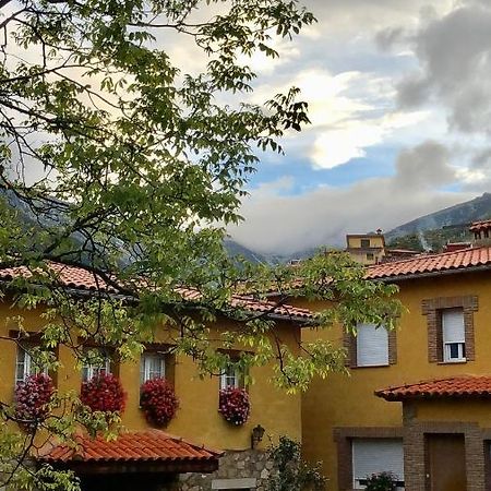 Casa Rural Sierra De Tormantos Guijo de Santa Barbara Exterior photo